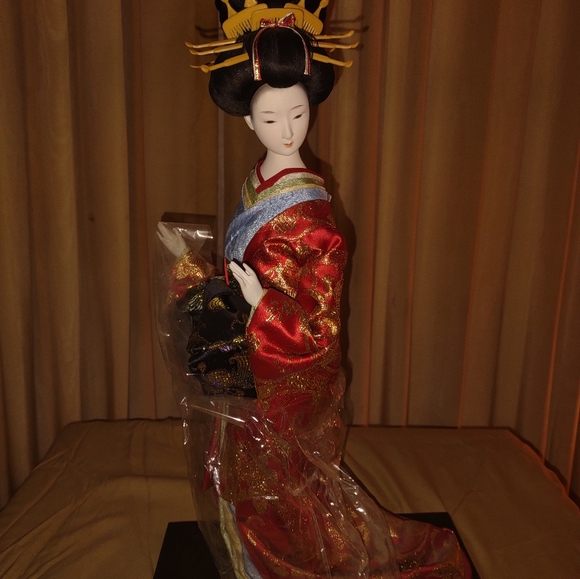 High Value Limited Edition Japanese Geisha Doll - Picture 10 of 16